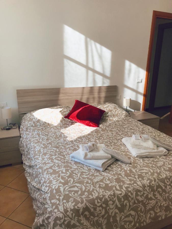 "Coccole Nel Borgo" 2Min To Outlet Apartment With Terrace セッラヴァッレ・スクリーヴィア エクステリア 写真