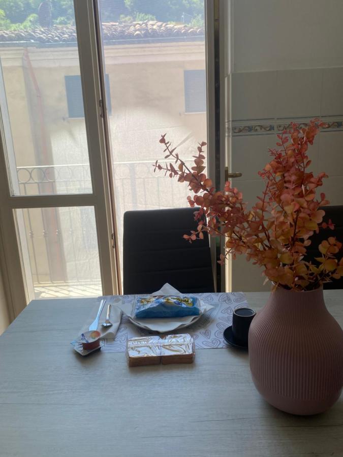 "Coccole Nel Borgo" 2Min To Outlet Apartment With Terrace セッラヴァッレ・スクリーヴィア エクステリア 写真